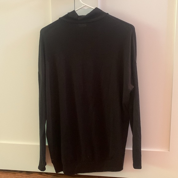 Aritzia lightweight turtleneck, Wilfred free, small - Picture 2 of 3